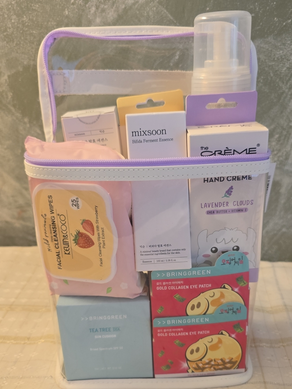 12 Full Size Skin Care Products In Clinique Clear Case NEW